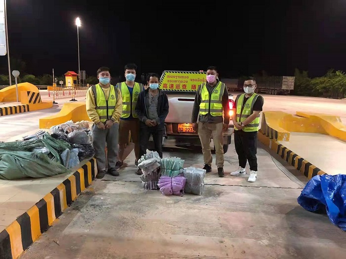 万万高速路产中心助司机寻回遗失货物