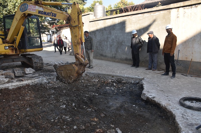 第一水利水电公司为金牛镇彩凤村修缮道路