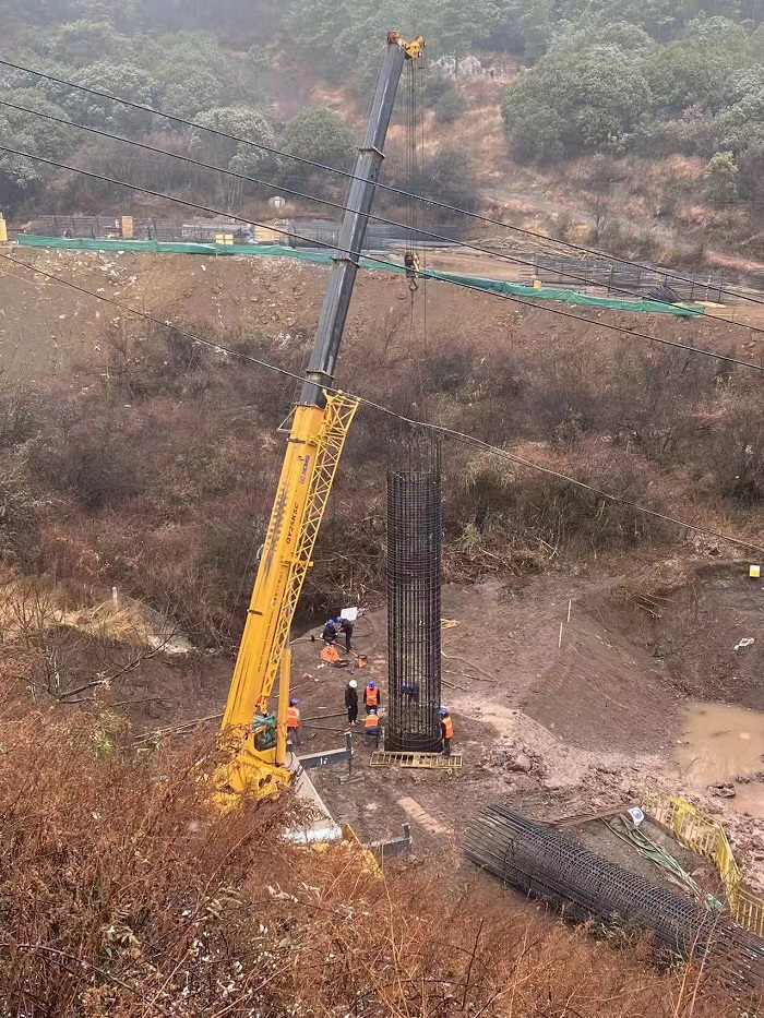 古宁高速首棵桩浇筑完成