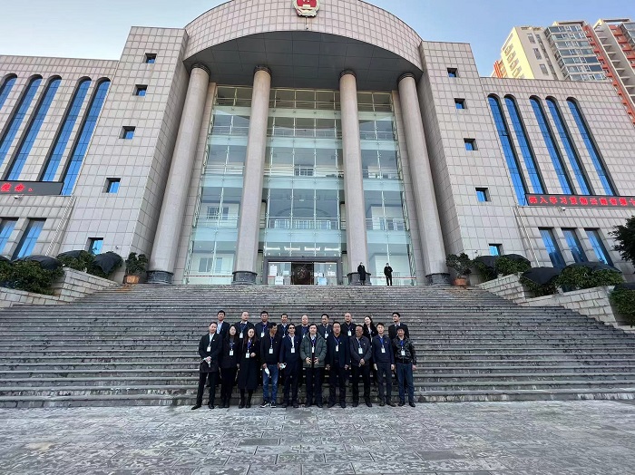 集团纪委组织党员干部开展庭审现场警示教育