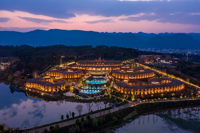 ​东风韵美憬阁酒店、半朵云艺术家会客厅再获国际设计大奖