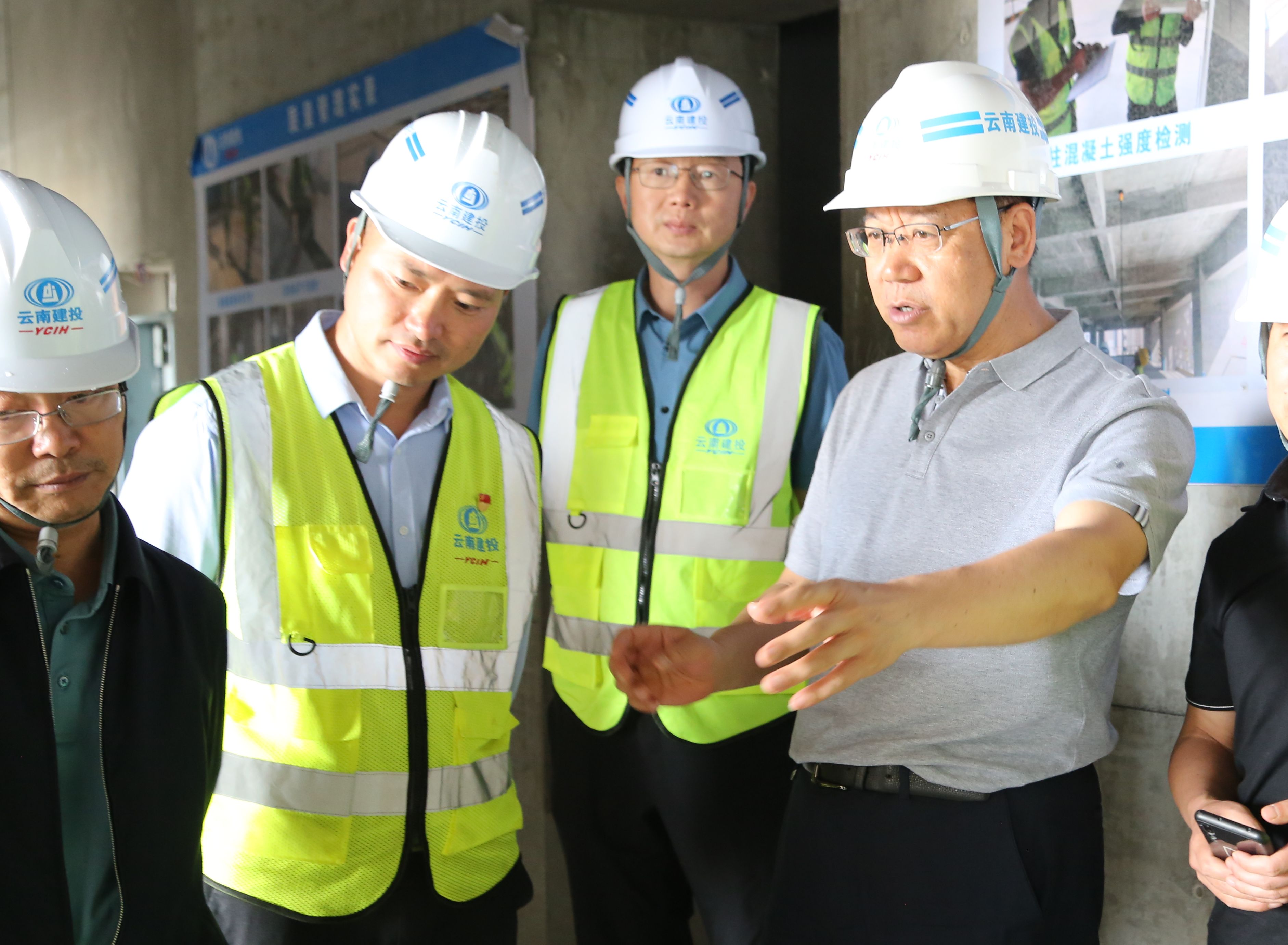 陈文双调研十六公司军民融合建设项目