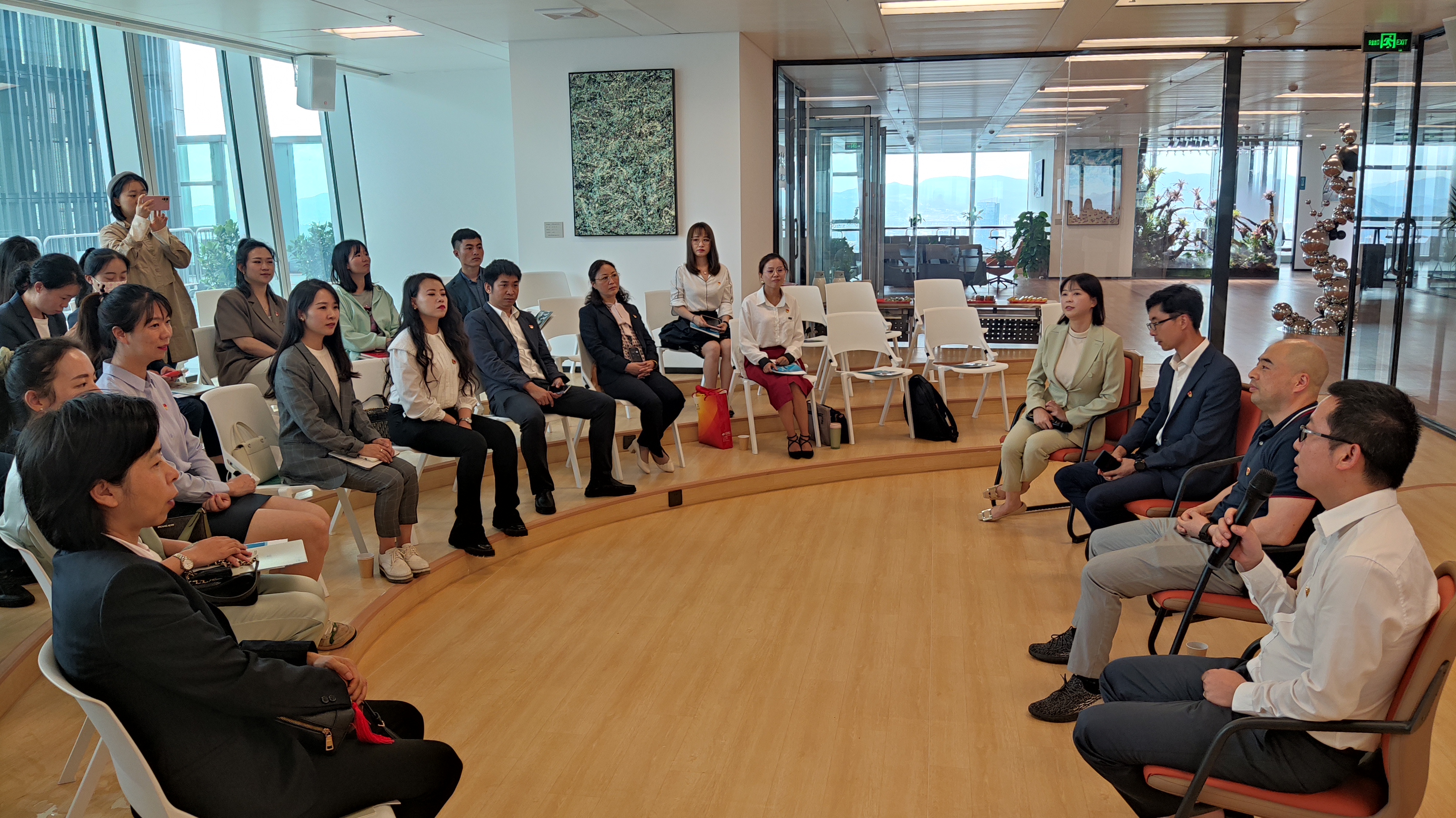 二世界杯比分推荐十六直管部党支部联合多家单位开展“链式”主题党日活动