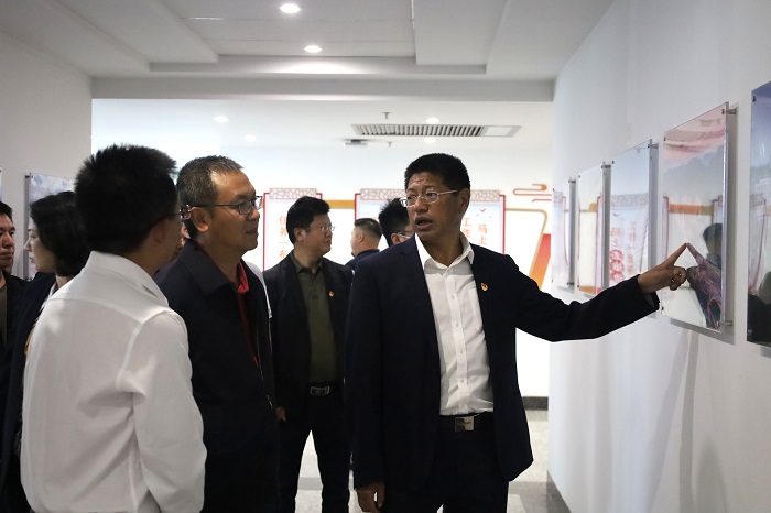 杨国文调研十公司