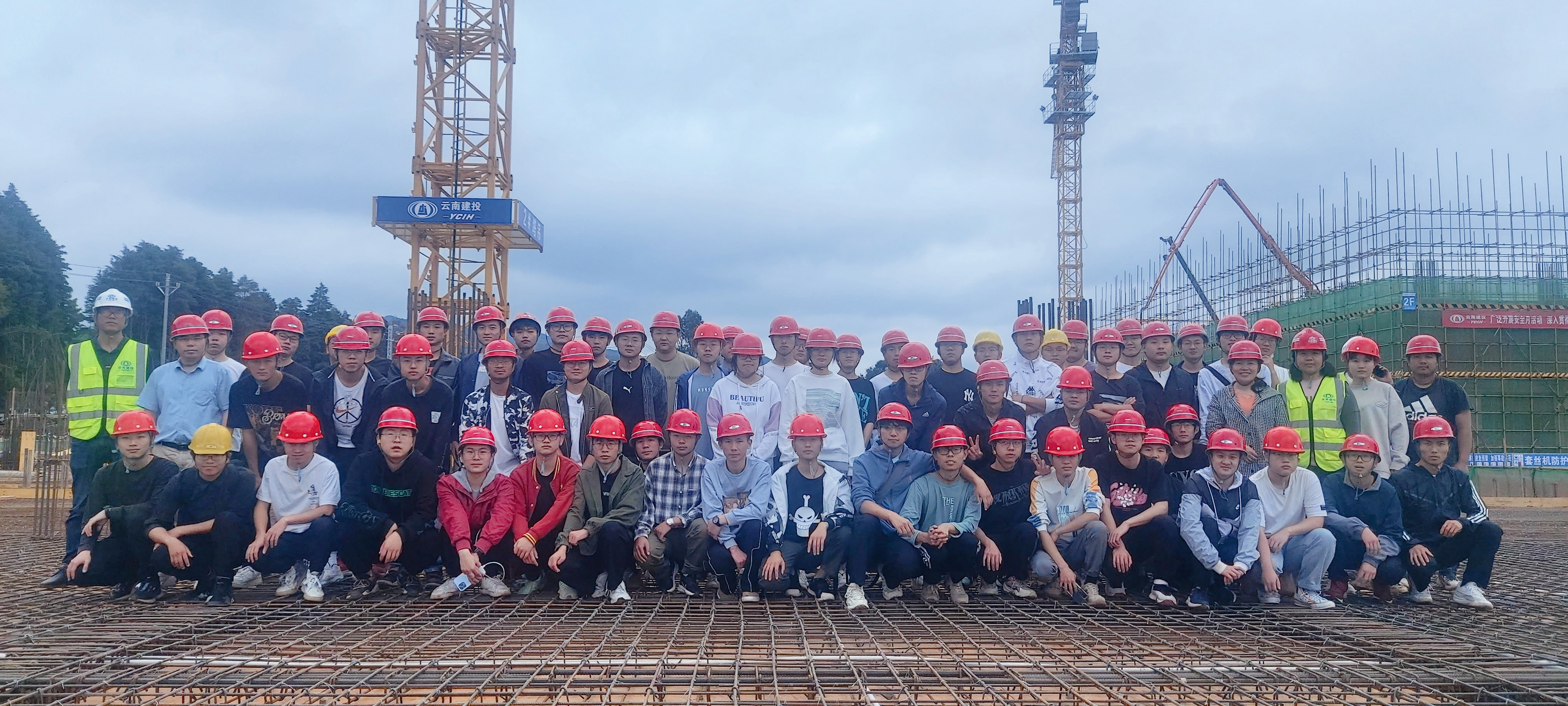 云南农业大学师生到五世界杯实时比分农大项目参观交流