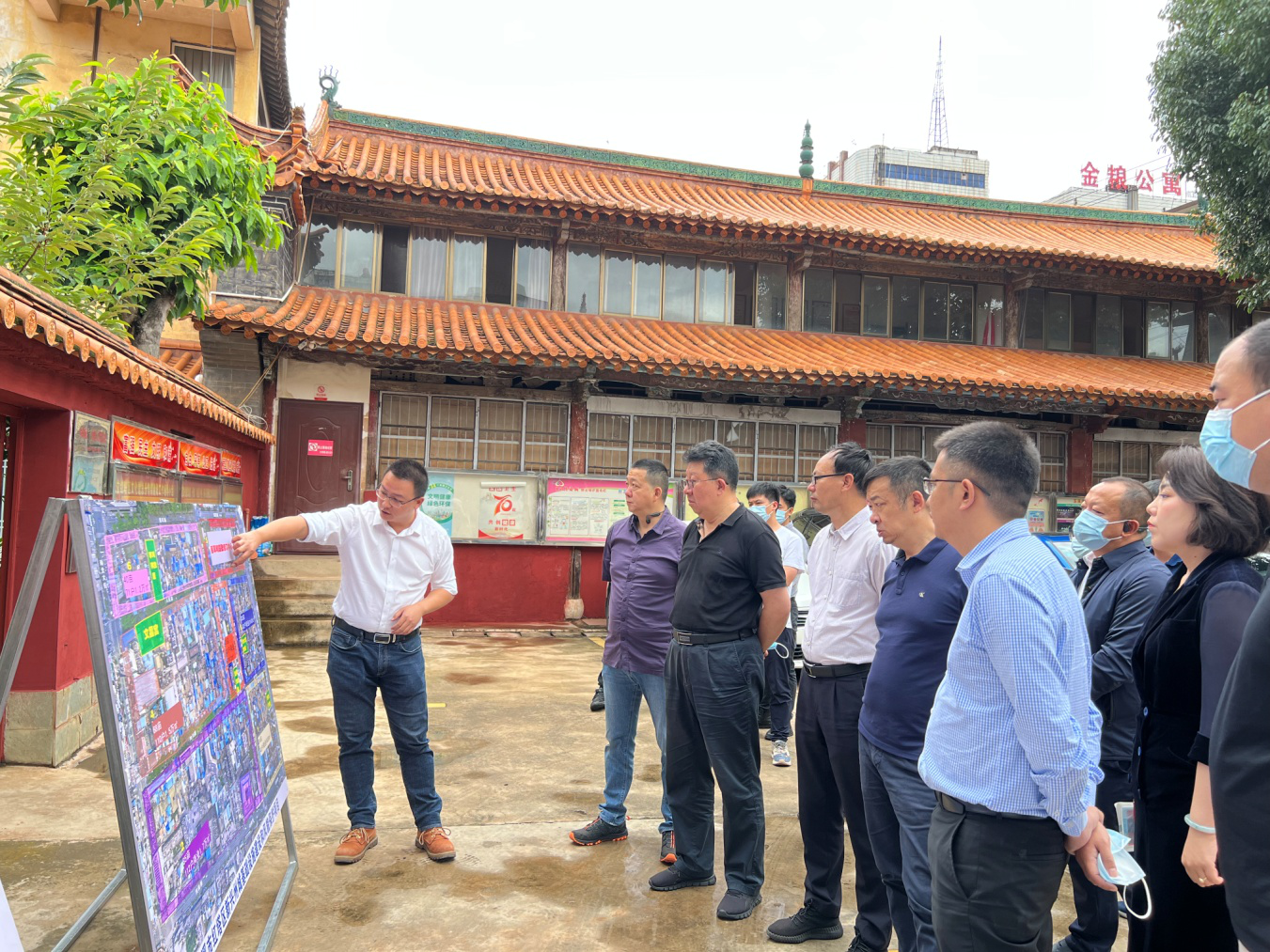 世界杯足球网专职外部董事寸延峰、谭元戎到城乡投公司玉溪片区项目调研董事会决议执行情况