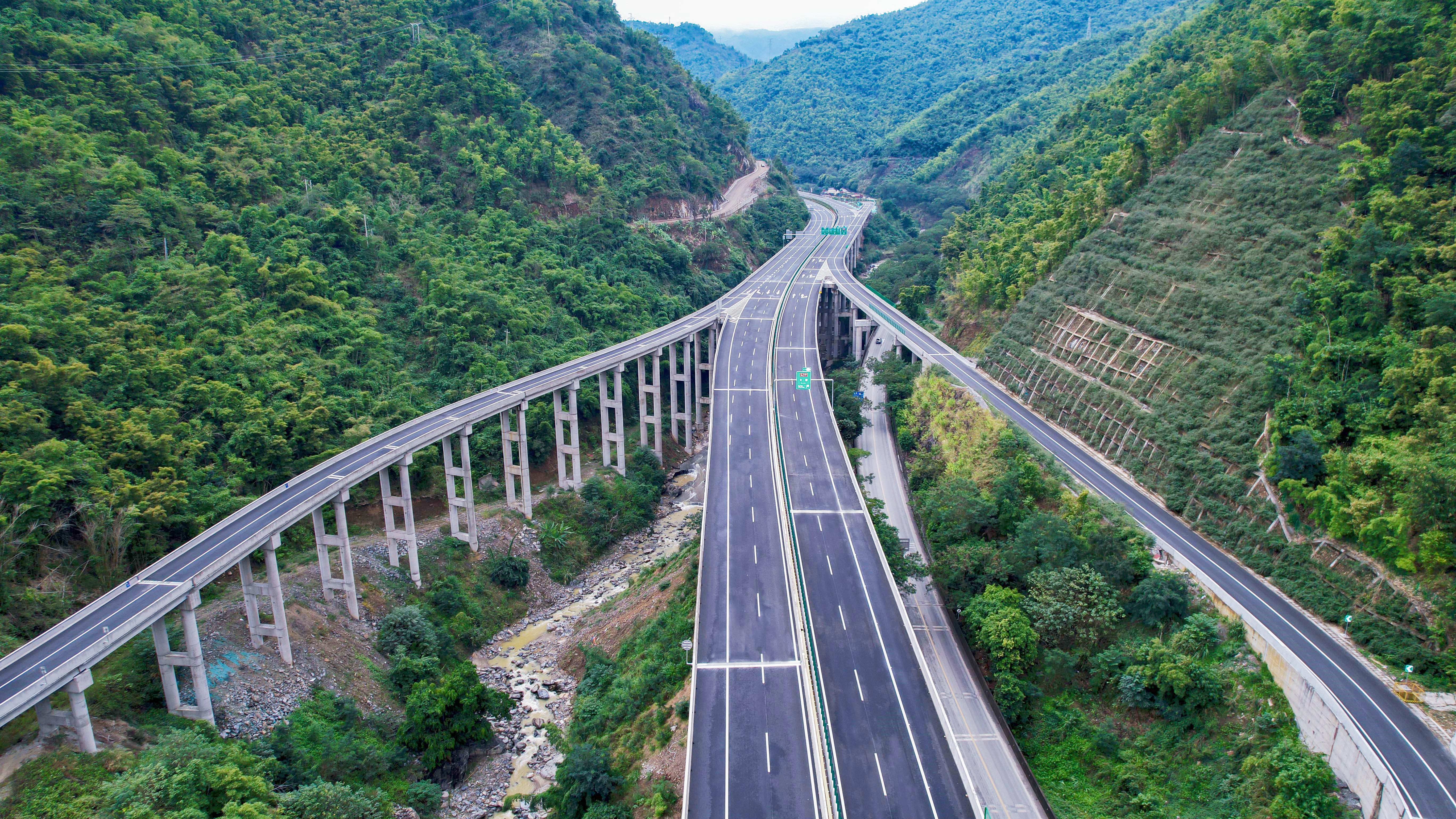 蔓金高速建成通车！金平县结束不通高速历史