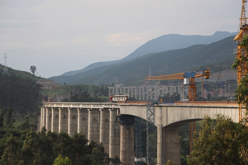 云铁公司祥云铁路专用线全线T梁架设完成