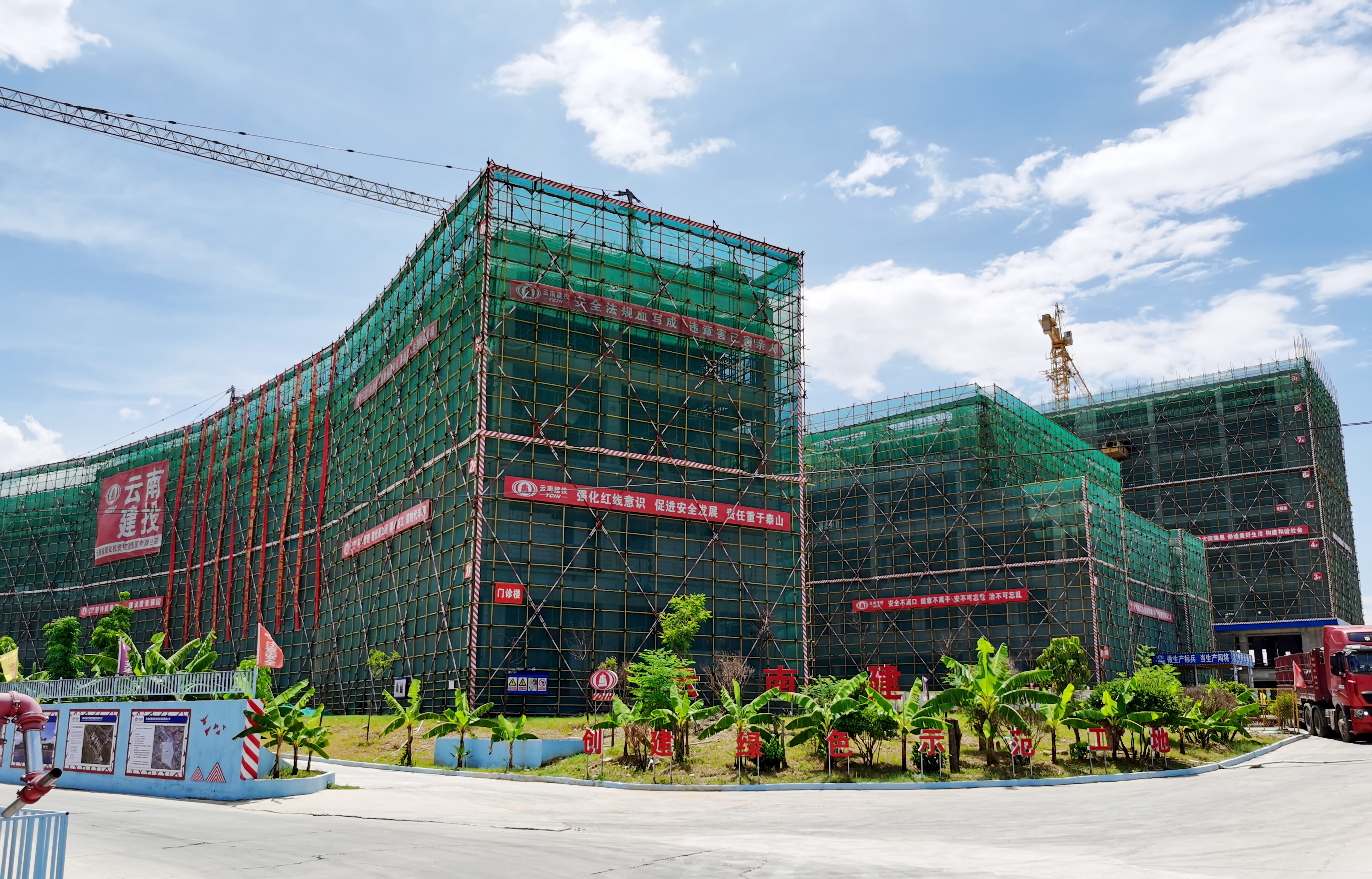 元江县人民医院迁建项目封顶