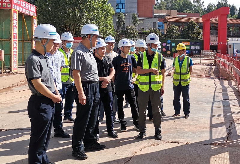 陈文双调研云南交通运输职业学院图书馆项目