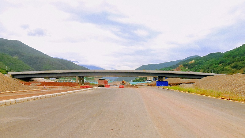 大漾云高速项目总包方致信感谢钢构公司