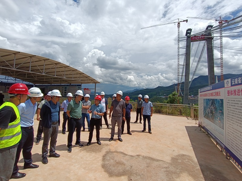 省交通厅副厅长马德芳调研楚雄东南绕、永大高速项目