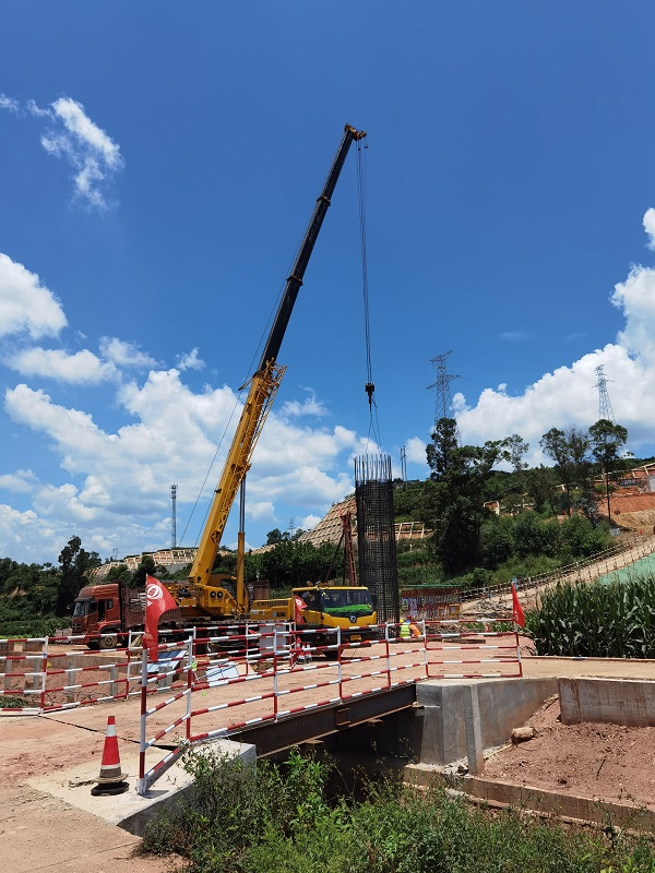 澄华高速全线首件桩基浇筑完成