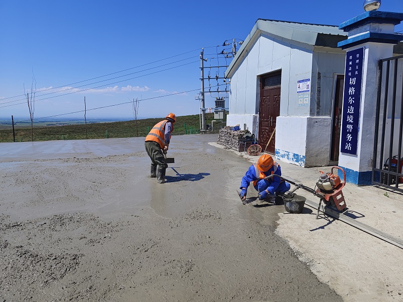 第一水利水电世界杯足球网为边境警务站硬化路面