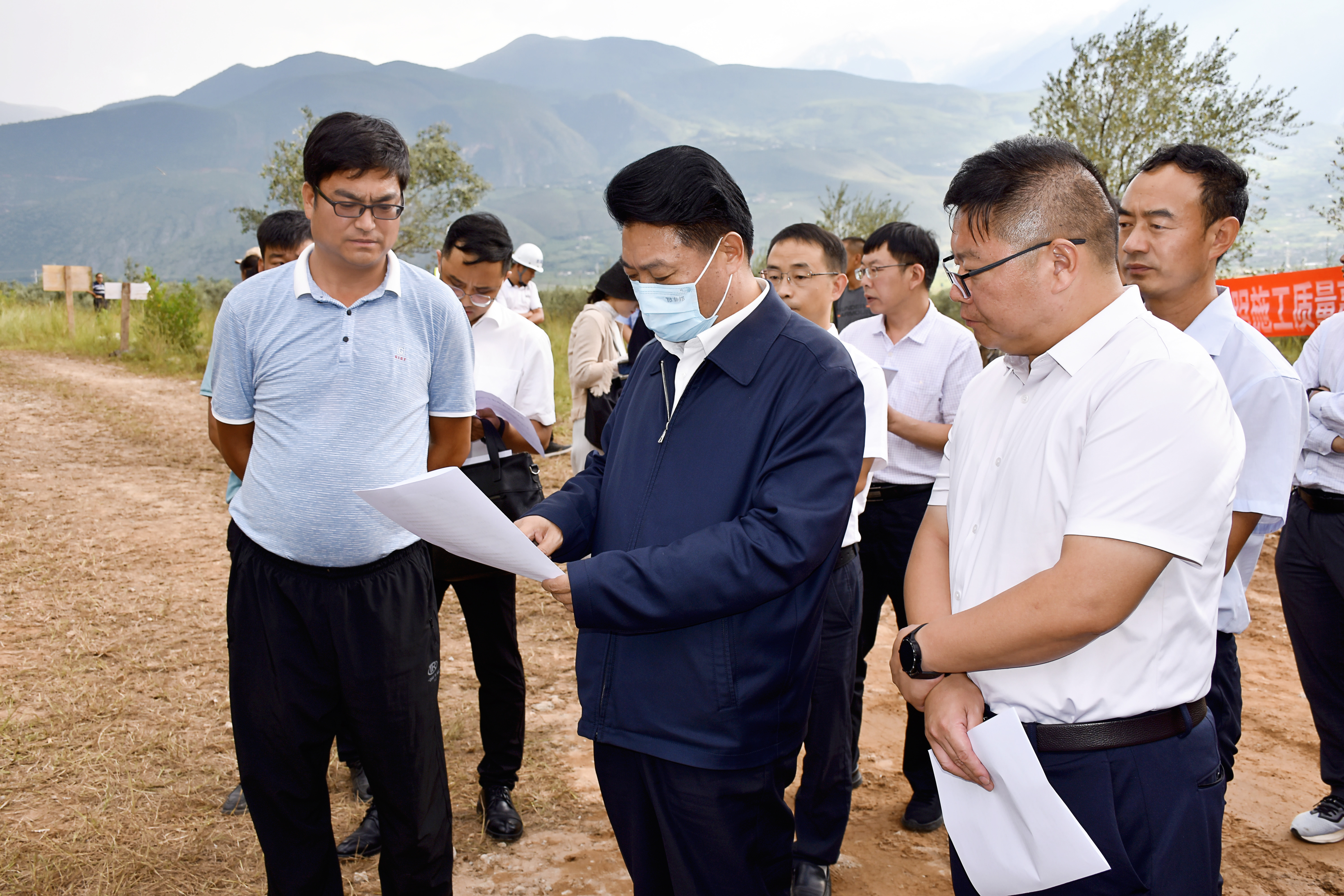 和良辉调研玉龙县农村供水保障项目