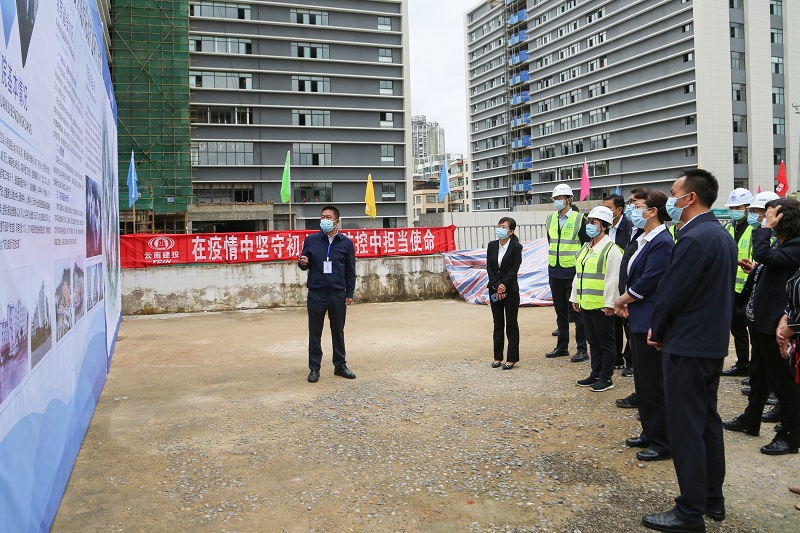 副省长李玛琳调研墨江县人民医院建设项目