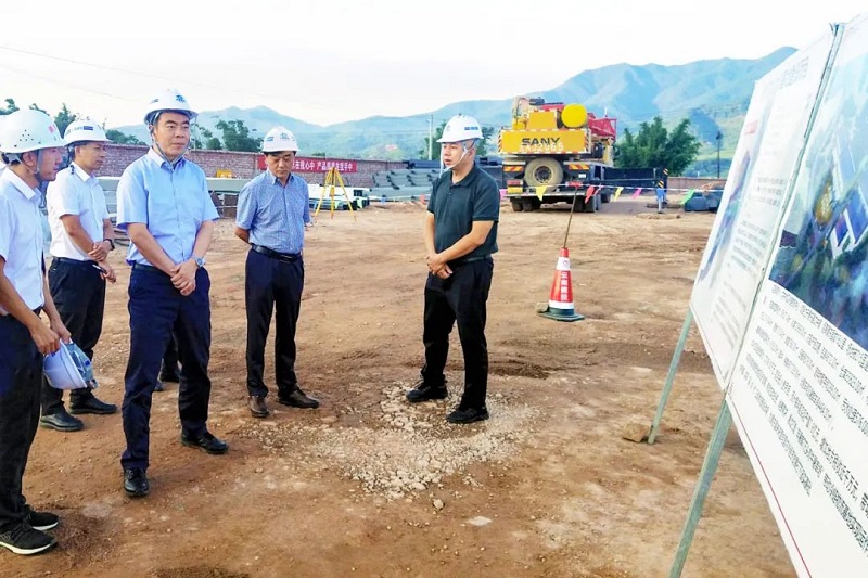 普洱市委副书记、宣传部部长任远征调研景东县冷链物流加工基地项目