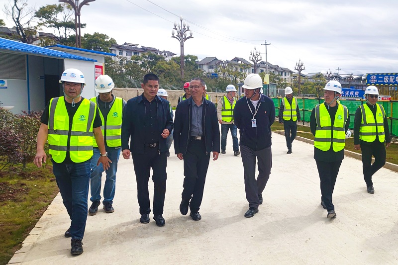 丽江市委副书记、市长苏永忠调研丽江市急危重症救治中心项目