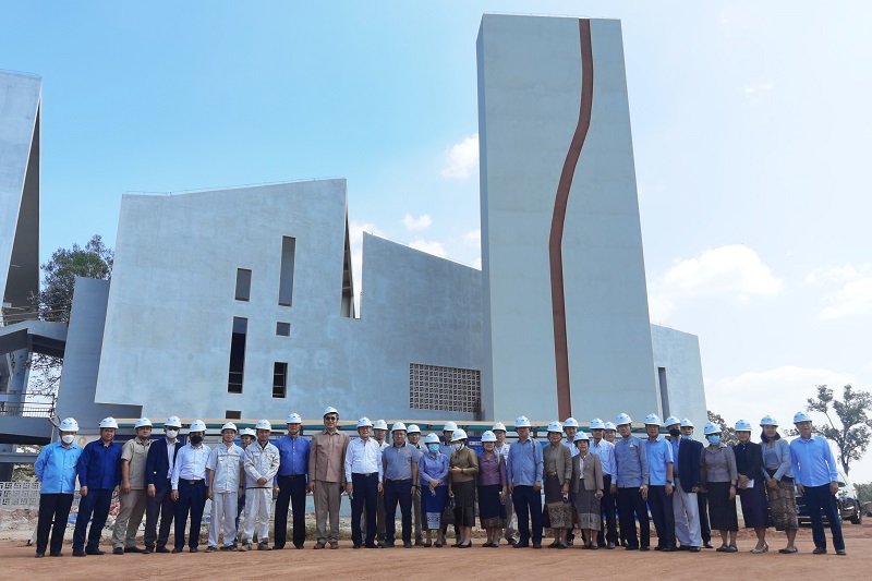 老挝教育与体育部部长普·西玛拉冯调研援老挝铁道职业技术学院项目