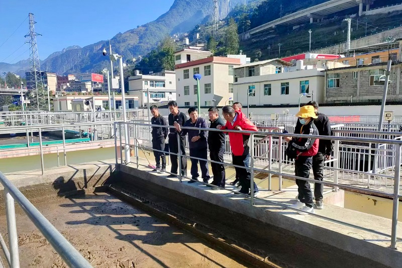 省自然资源厅党组成员、副厅长章吉青调研福贡县污水处理项目
