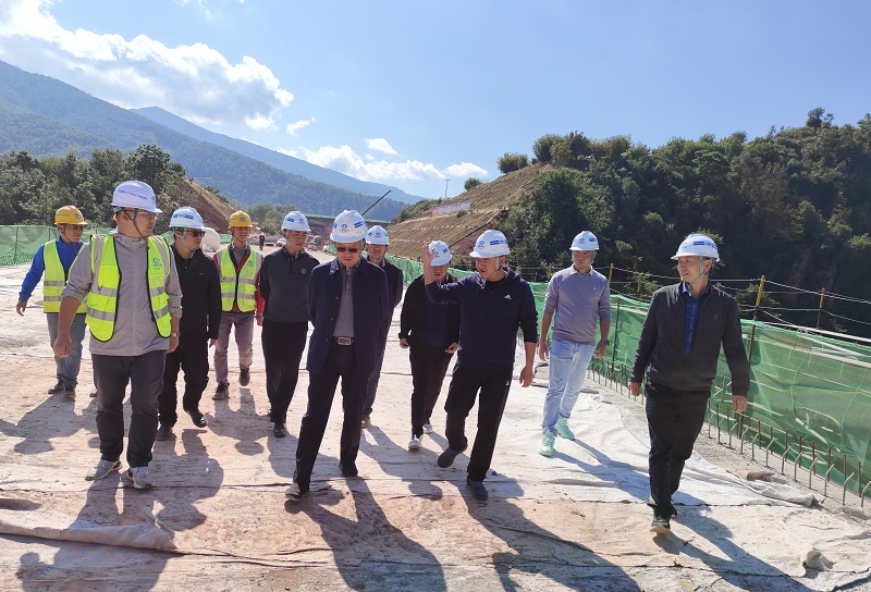 楚雄州副州长程鹏调研永大高速项目