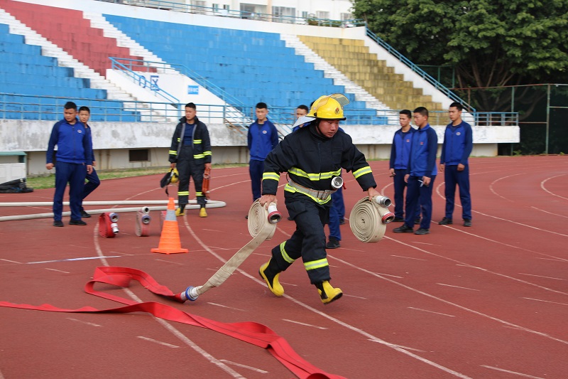 广那高速专职消防队在广南县岗位练兵比武竞赛中斩获佳绩