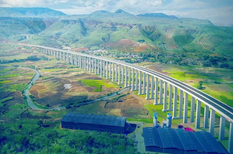 大理州委副书记李琰调研宾鹤高速项目