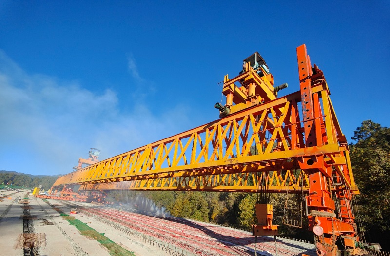 云兰世界杯足球比分金甲邑2#大桥T梁架设完成