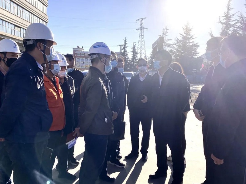 昭通市委副书记、市长杨承新调研市传染病医院建设项目