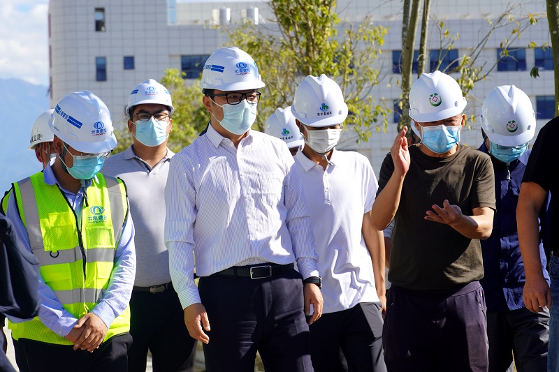 德宏州委常委、副州长卓勇调研德宏州人民医院西院区建设项目