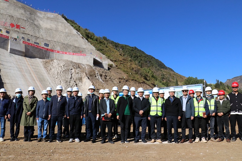 省水利厅党组书记、厅长胡朝碧到隆阳区打坪水库工程宣讲党的二十大精神并调研