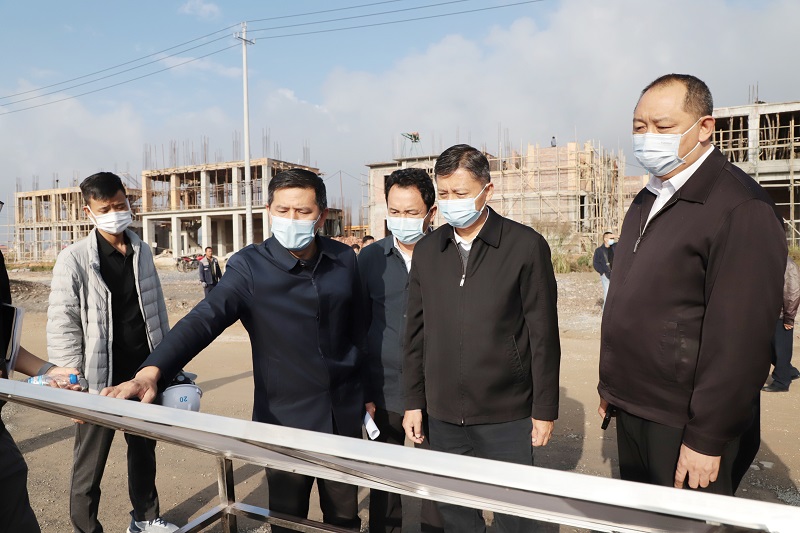 德宏州委副书记、州长卫岗调研德宏州人民医院西院区项目及周边配套世界杯官网合作平台