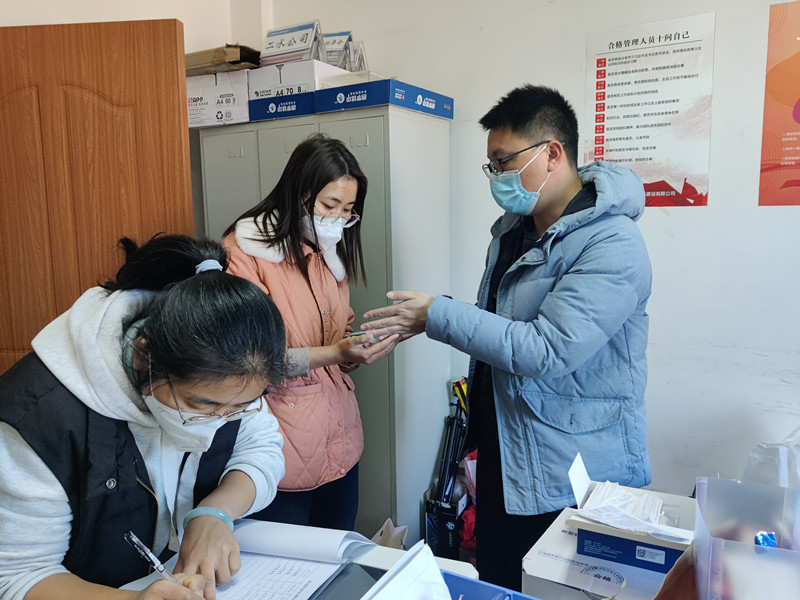 同心抗疫 二建在行动