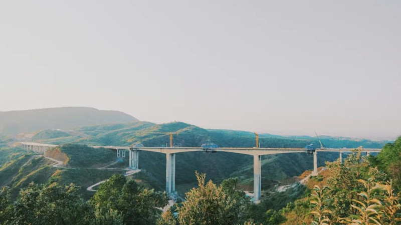 楚雄州副州长程鹏调研永大高速项目