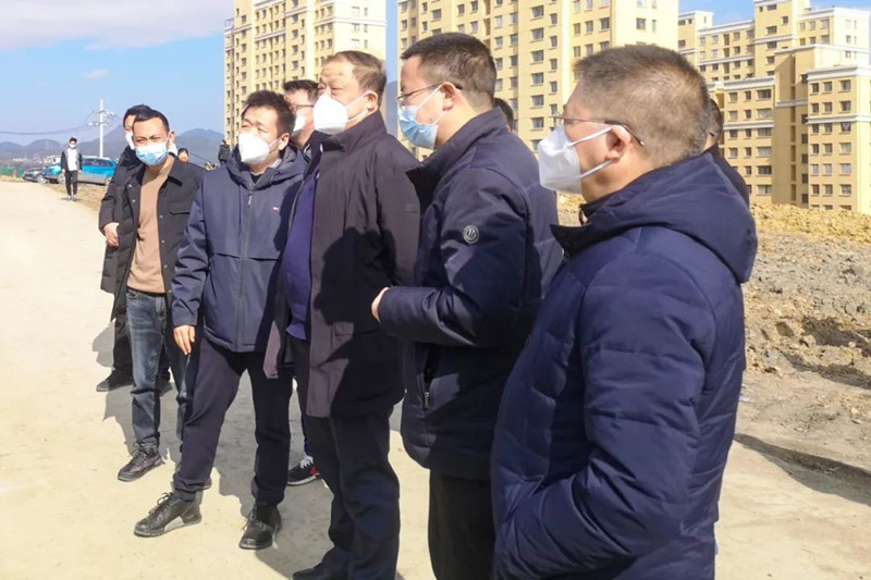 昭通市副市长王东锋调研镇雄县2022年呢噜坪保障性租赁住房项目