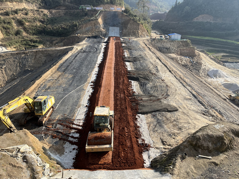 文山州农村供水保障项目第一座水源水库封顶