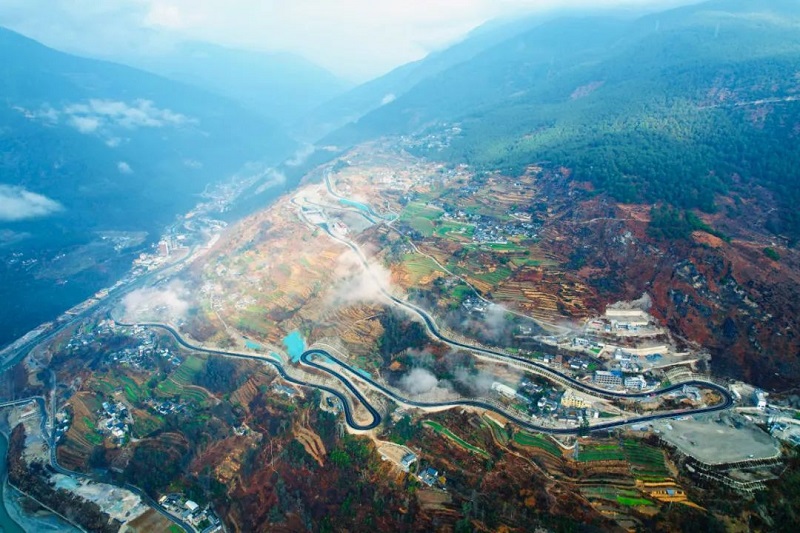 虎跳峡连接线建成 香丽高速再添“点睛之笔”