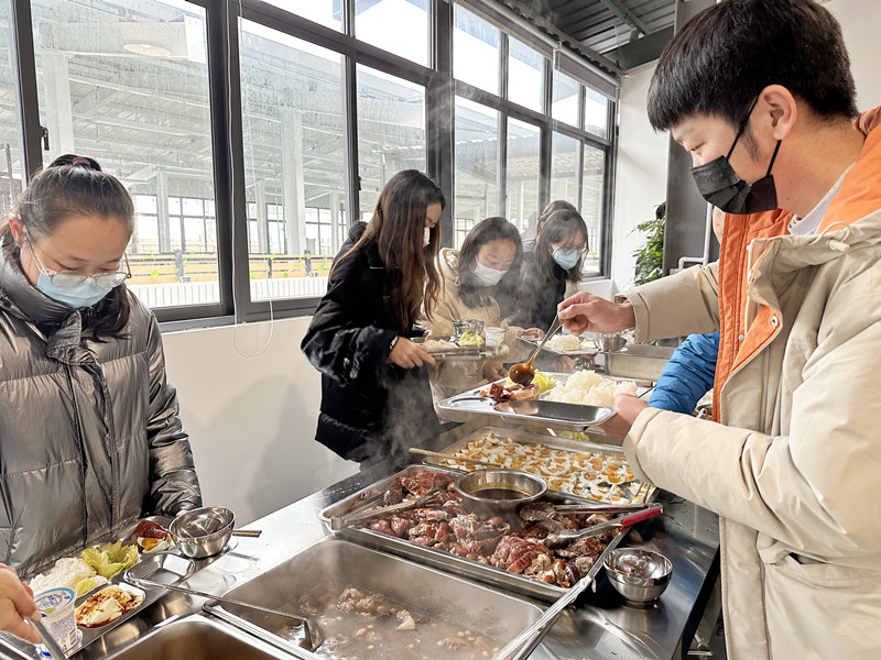 三美加墨世界杯足球比分创新打造直管部食堂解决基层职工就餐困难