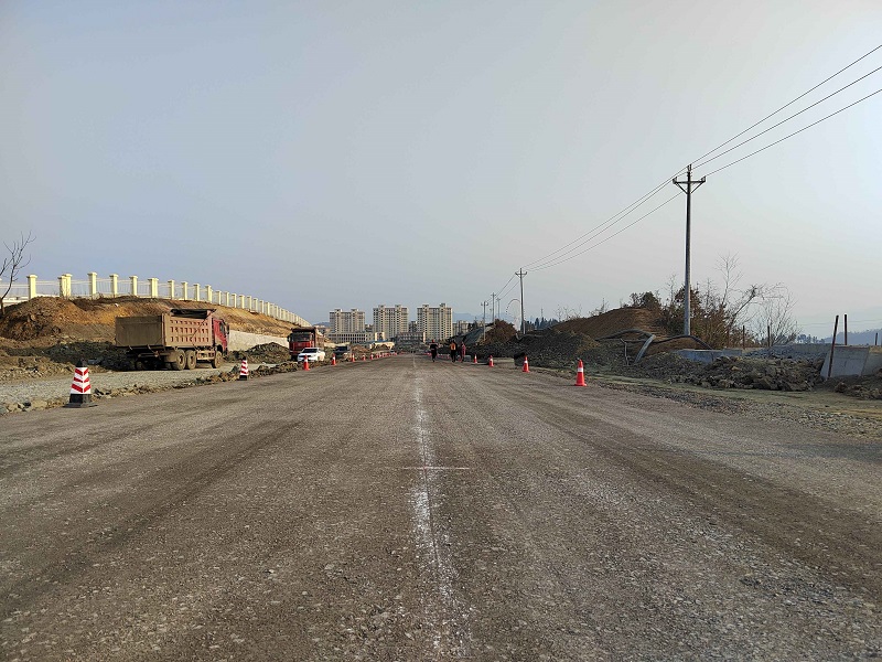 镇果公路二标段完成全线首段路基工程转序及验收工作