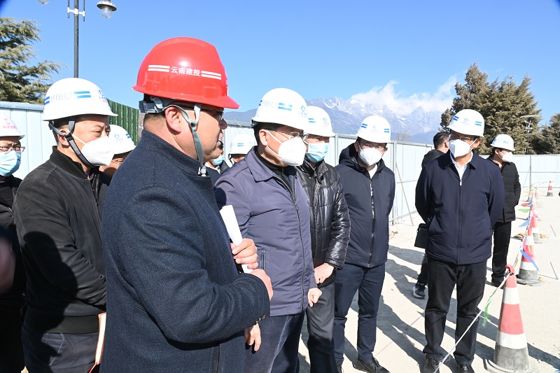丽江市委副书记、市长苏永忠调研古宁高速和玉甘路改扩建工程项目