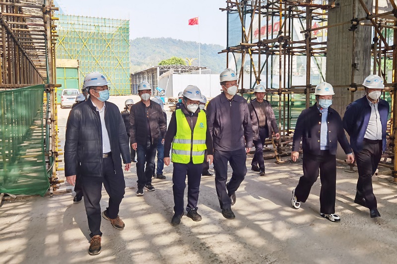 省商务厅党组书记、厅长李晨阳调研河口口岸南溪河联检大楼建设项目