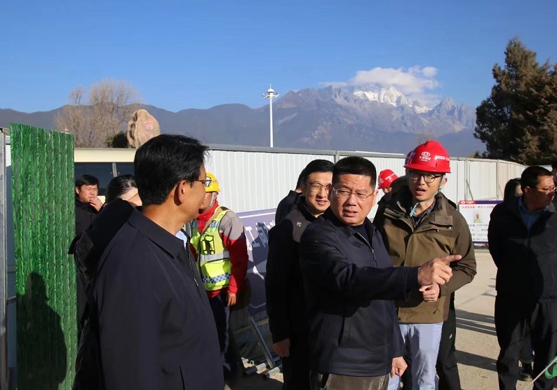 丽江市委副书记、市长苏永忠调研古宁高速项目
