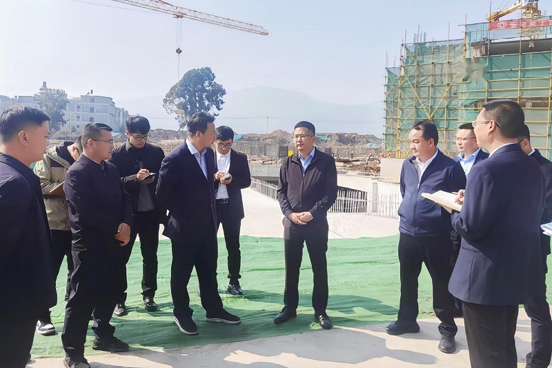 玉溪市委常委、副市长段登位调研抚仙湖环湖棚改项目