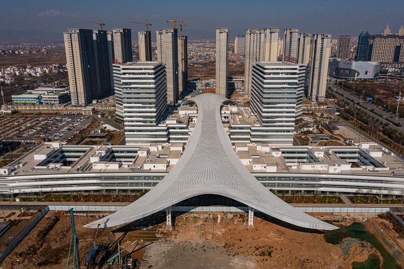 滇东北区域医疗中心建设项目钢骨架造型幕墙通过竣工验收