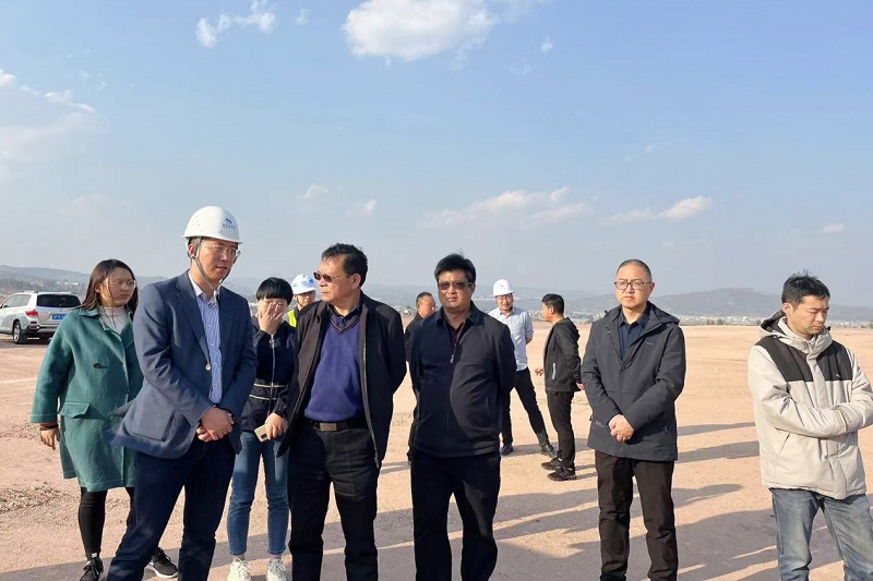 省政府发展研究中心党组成员、副主任王泽华调研江川烨阳新能源项目