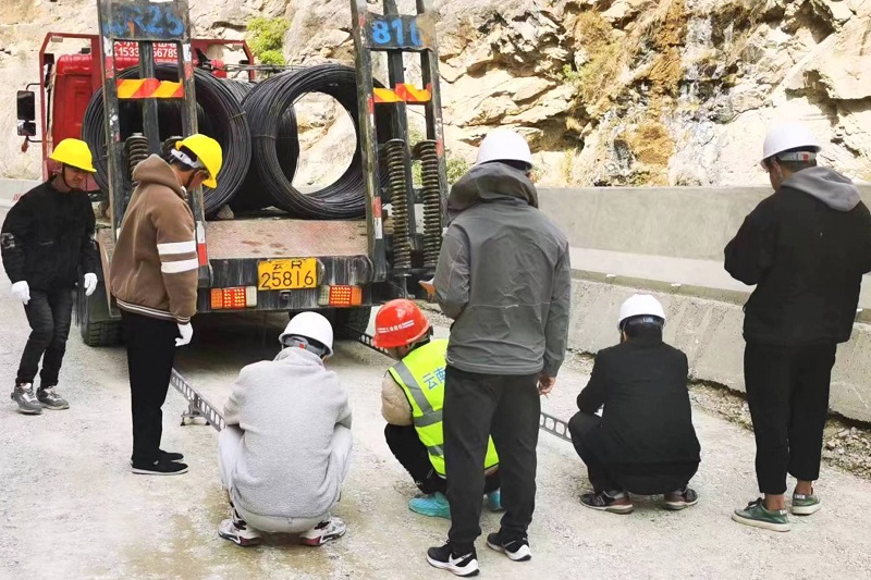 巴拉格宗项目路基工程通过转序验收