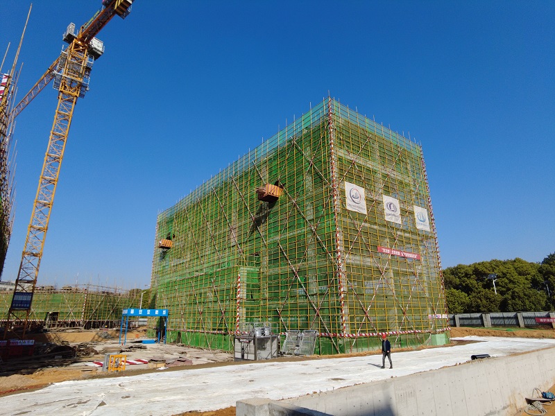 江西省鹰潭市疾控中心项目综合楼封顶