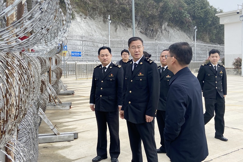 昆明海关副关长王志文调研田蓬口岸