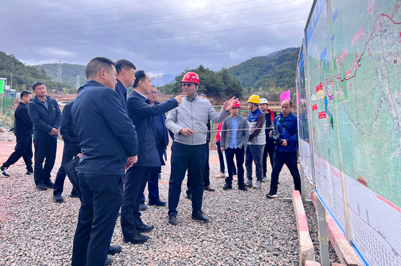 怒江州委书记洪维智调研云兰高速