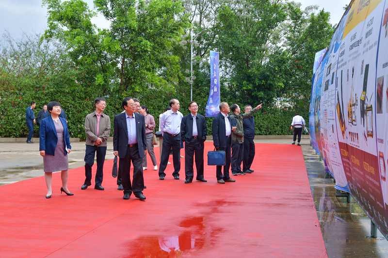 建科院研发的三维瞬变电磁仪首次亮相交通建设检测设备展示会